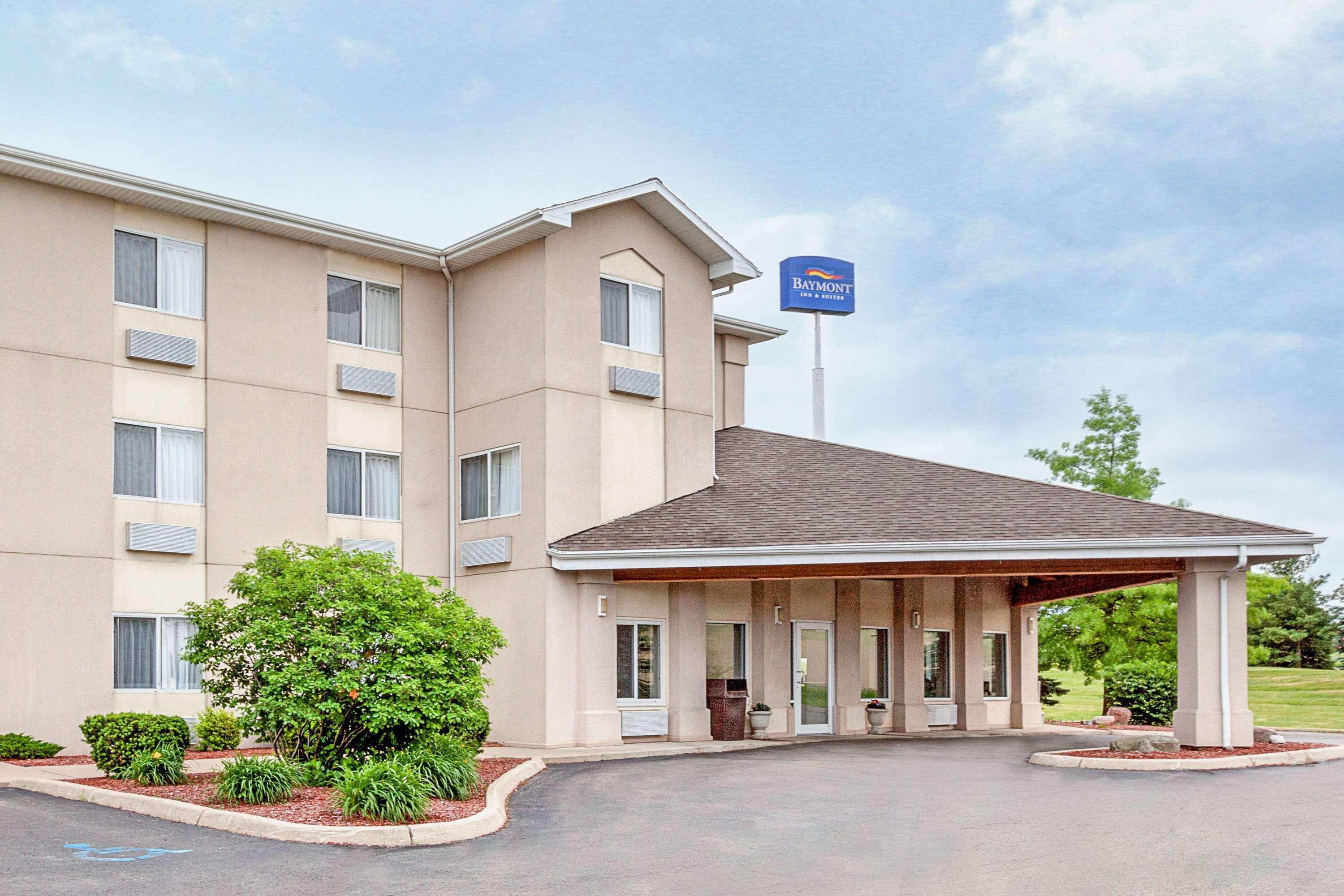 Baymont By Wyndham Howell/Brighton Exterior foto